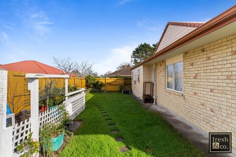 Photo of property in 25 Carisbrook Crescent, Papakura, 2110