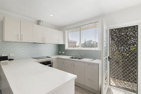 Photo of property in 1/9 John Court Street, Birkenhead, Auckland, 0626