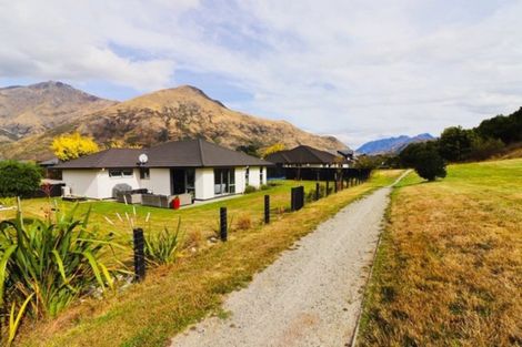 Photo of property in 11 Ada Place, Lake Hayes, Queenstown, 9304