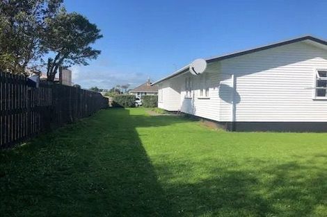 Photo of property in 5 Clouston Place, Opunake, 4616