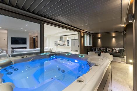 Photo of property in 12 Hauraki Road, Hauraki, Auckland, 0622