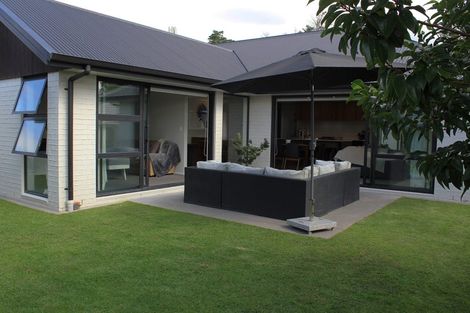 Photo of property in 18 Charlotte Drive, Omokoroa, 3114