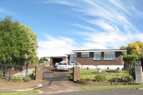 Photo of property in 10 Paulange Place, Pakuranga Heights, Auckland, 2010