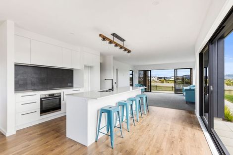 Photo of property in 21 Ngaru Crescent, Wharewaka, Taupo, 3330