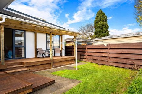 Photo of property in 43 Brightwater Crescent, Totara Park, Upper Hutt, 5018