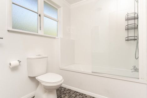 Photo of property in 68 The Drive, Tawa, Wellington, 5028