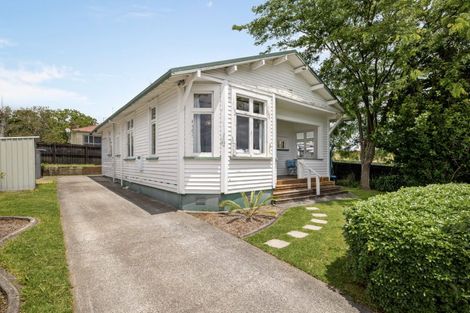 Photo of property in 1 Tapuaeotu Way, Welcome Bay, Tauranga, 3112