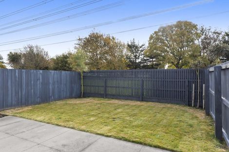 Photo of property in 22 Menin Gate Crescent, Broomfield, Christchurch, 8042