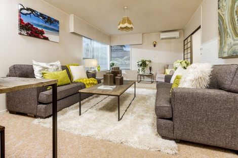 Photo of property in 2/8 Tobruk Crescent, Milford, Auckland, 0620