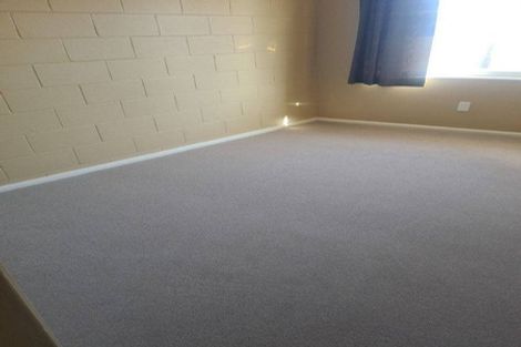 Photo of property in 4/14a Dickson Crescent, Hornby, Christchurch, 8042