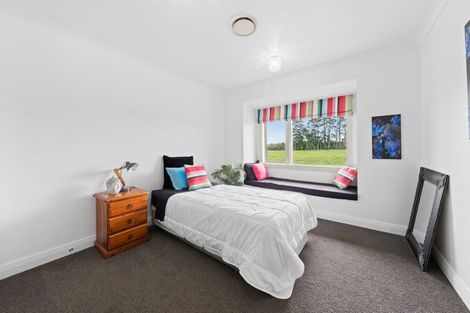 Photo of property in 32 Arthur Road, Paraite, New Plymouth, 4373