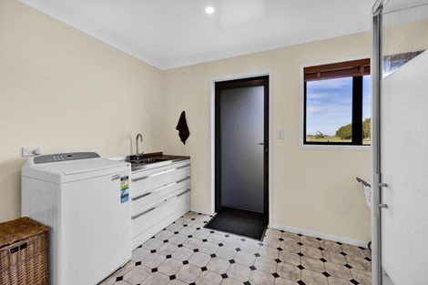 Photo of property in 105 Mawhitiwhiti Road, Normanby, Hawera, 4675