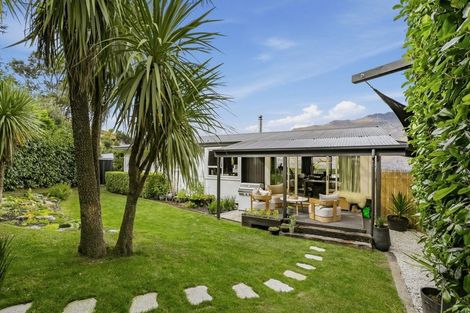 Photo of property in 17 Arawata Terrace, Fernhill, Queenstown, 9300