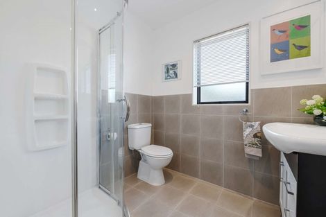 Photo of property in 9 Jomard Terrace, Northcross, Auckland, 0632