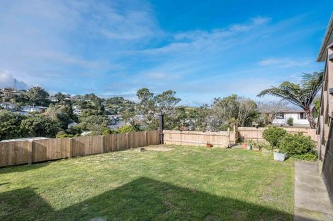 Photo of property in 123 Newlands Road, Newlands, Wellington, 6037