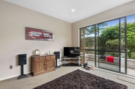 Photo of property in 22 Deep Creek Road, Torbay, Auckland, 0630