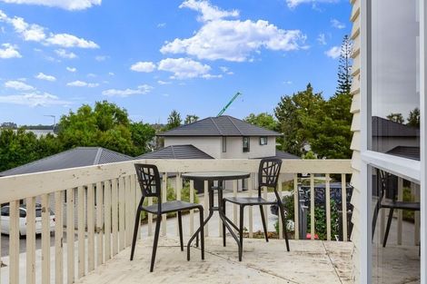 Photo of property in 14a Kaipatiki Road, Glenfield, Auckland, 0629