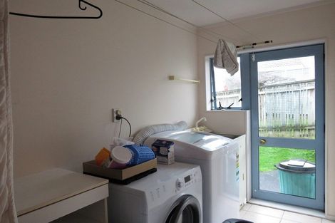 Photo of property in 1b Picasso Drive, West Harbour, Auckland, 0618