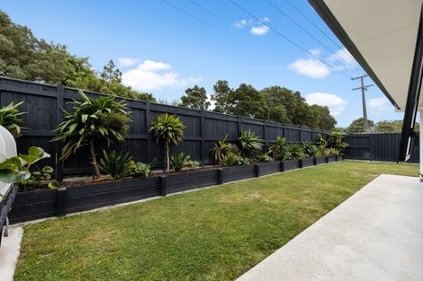 Photo of property in 43 Coutts Way, Fitzherbert, Palmerston North, 4410