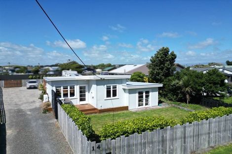 Photo of property in 14 Carthew Terrace, Foxton Beach, Foxton, 4815