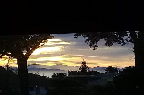 Photo of property in 32 Morere Street, Titahi Bay, Porirua, 5022