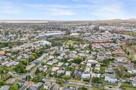 Photo of property in 2/21 Gardner Avenue, New Lynn, Auckland, 0600