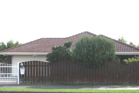 Photo of property in 2/102 Rathgar Road, Henderson, Auckland, 0610