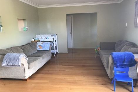 Photo of property in 48 Savoy Road, Glen Eden, Auckland, 0602