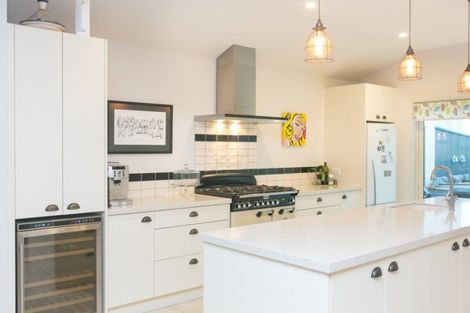 Photo of property in 18 Record Street, Fitzroy, New Plymouth, 4312