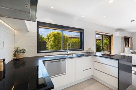 Photo of property in 2/193 Weston Road, St Albans, Christchurch, 8052