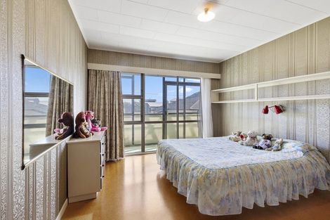 Photo of property in 13 Lambley Road, Titahi Bay, Porirua, 5022