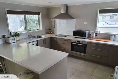 Photo of property in 22 Butterworth Crescent, Papamoa Beach, Papamoa, 3118