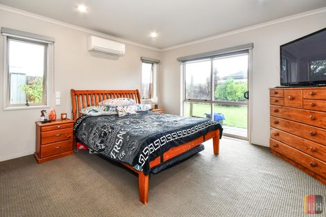 Photo of property in 48 Turnberry Drive, Wattle Downs, Auckland, 2103