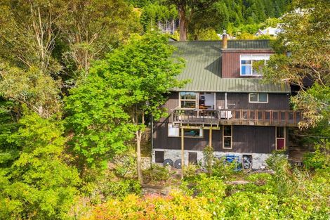 Photo of property in 44 Arawata Terrace, Sunshine Bay, Queenstown, 9300