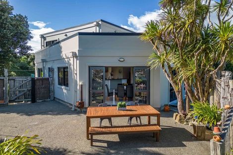 Photo of property in 4 Flaxmere Street, Waikanae Beach, Waikanae, 5036