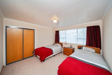 Photo of property in 1 Heather Lea, Hawera, 4610