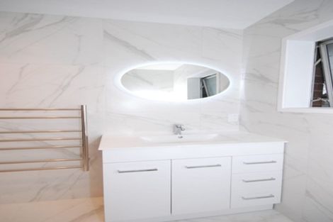 Photo of property in 2/19 Fortunes Road, Half Moon Bay, Auckland, 2012