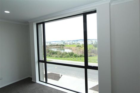 Photo of property in 9 Karokaro Road, Takanini, 2112