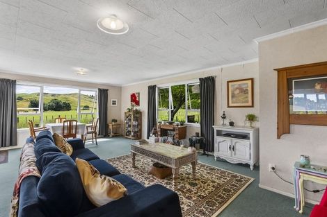 Photo of property in 1083 Tarata Road, Kaimata, Inglewood, 4387