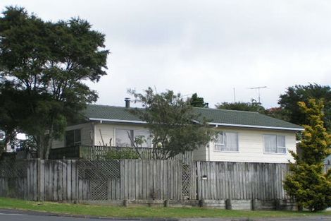 Photo of property in 37 Reynella Drive, Massey, Auckland, 0614