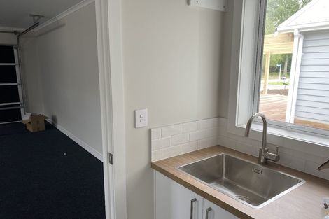 Photo of property in 2 Grove Lane, Omokoroa, 3114