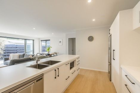 Photo of property in 27a Oriwa Street, Waikanae, 5036