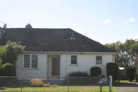 Photo of property in 2/5 Sutherland Avenue, Silverstream, Upper Hutt, 5019