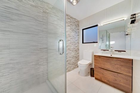 Photo of property in 2 Dewan Lane, Papatoetoe, Auckland, 2025