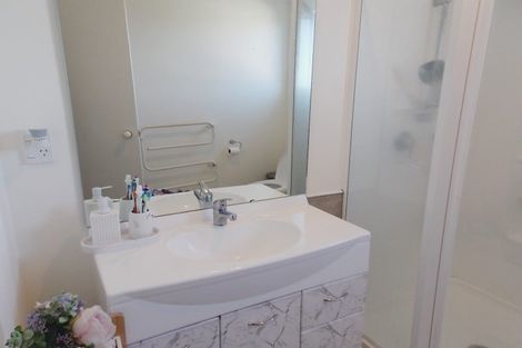 Photo of property in 107 Ashton Fitchett Drive, Brooklyn, Wellington, 6021