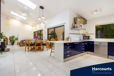 Photo of property in 719 Scenic Drive, Henderson Valley, Auckland, 0612