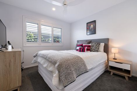 Photo of property in 2 Taioma Close, Papamoa, 3118