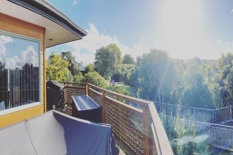 Photo of property in 16 Thomas Rea Place, Te Atatu South, Auckland, 0610