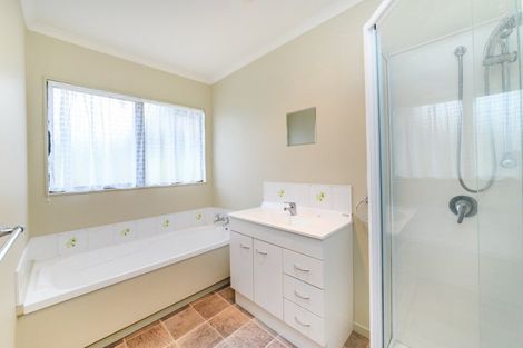 Photo of property in 2 Logan Grove, Feilding, 4702