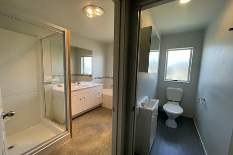 Photo of property in 8 Hagen Close, Golflands, Auckland, 2013